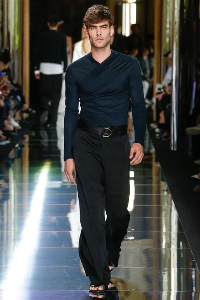 Look 77